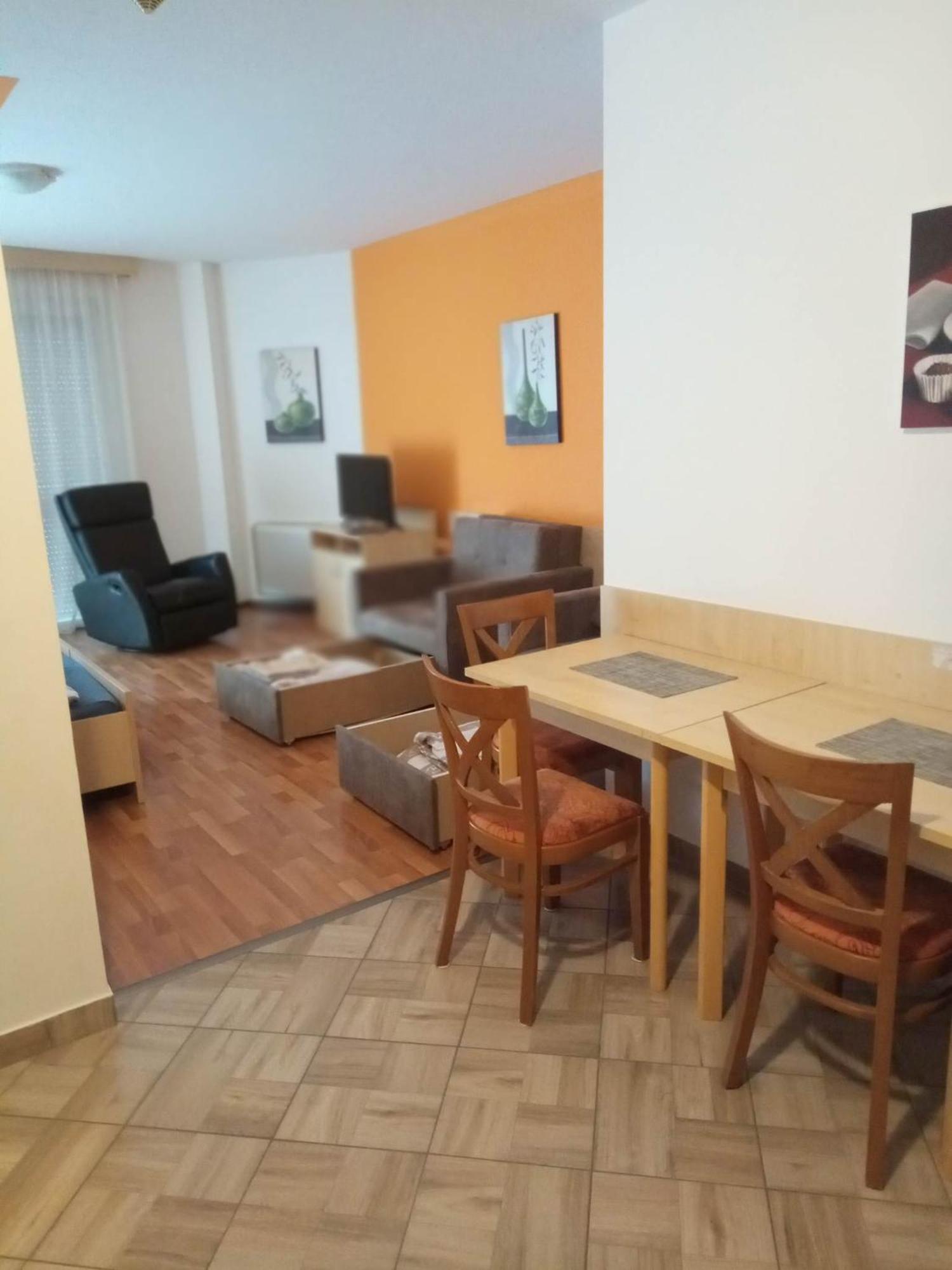 Oázis Wellness Apartman Hajdúszoboszló Habitación foto