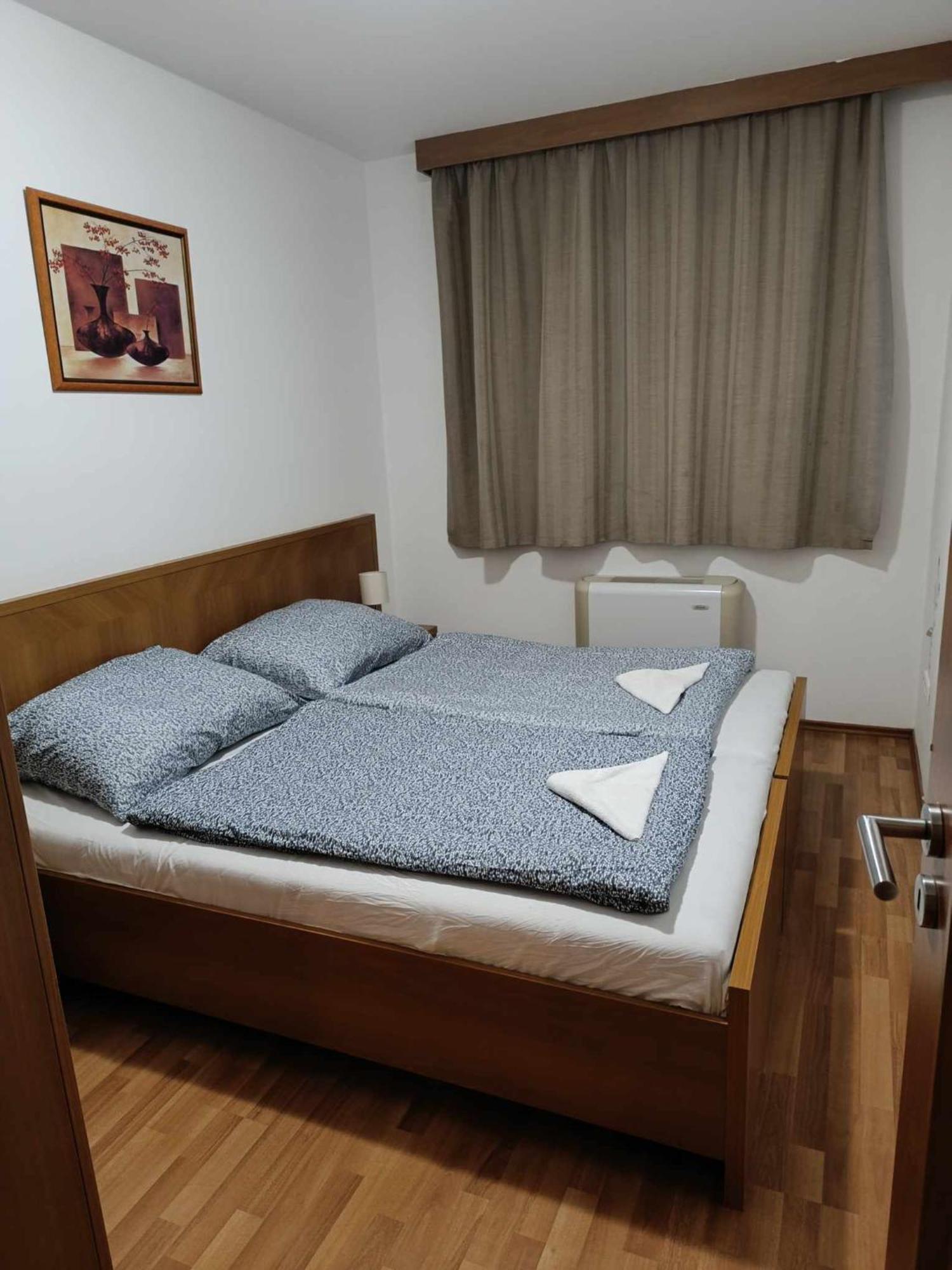 Oázis Wellness Apartman Hajdúszoboszló Habitación foto