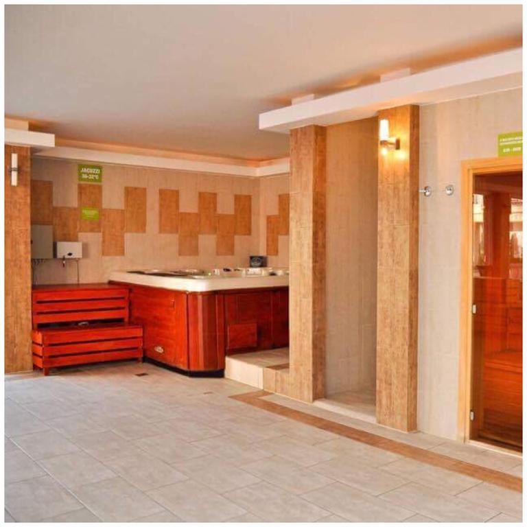 Oázis Wellness Apartman Hajdúszoboszló Exterior foto